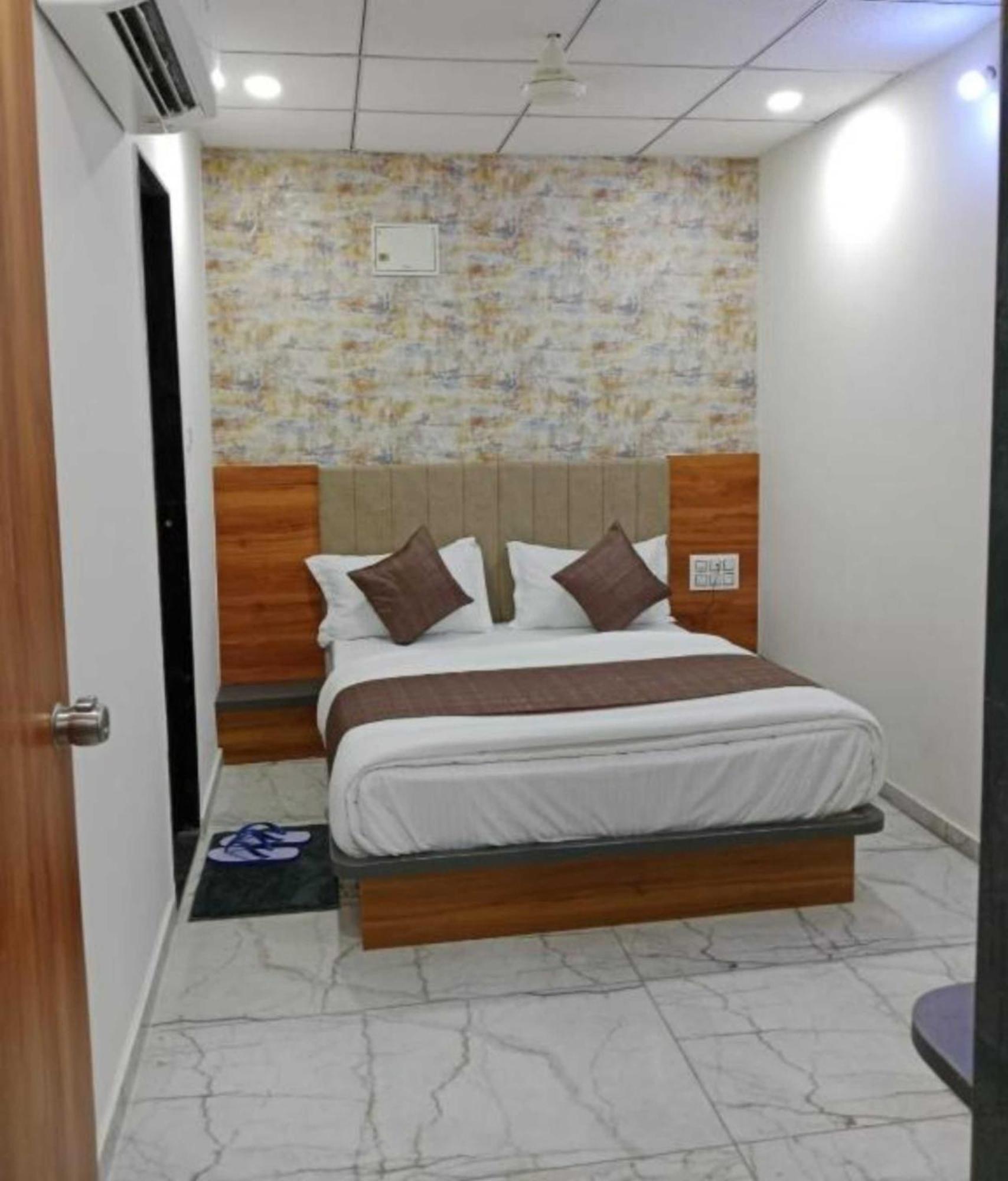 Hotel Sea Beach - 100 Meters From Sea Beach - Near By Jagannath Temple - Wifi - Lift And Parking Facilities - Jai Jagannath